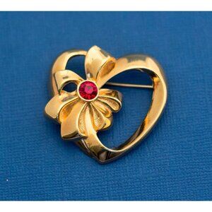 Vintage Heart Gold Tone Brooch by Avon - D22